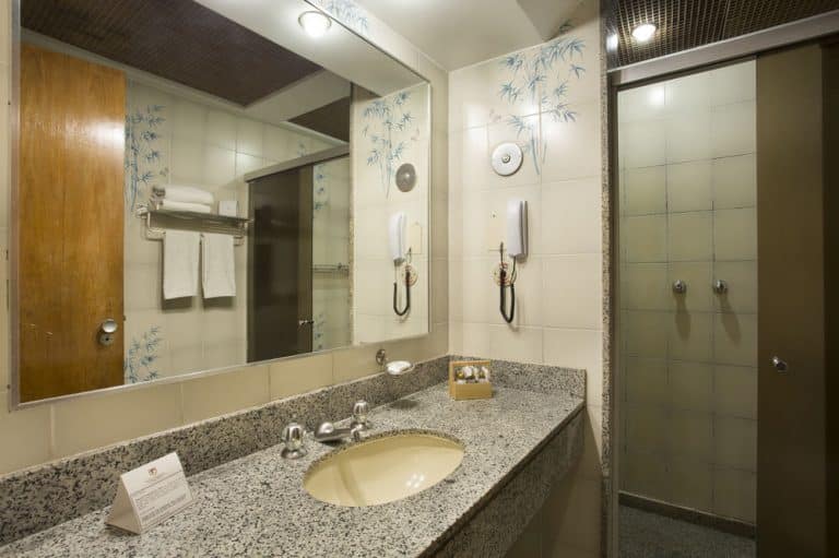 Atlântico Copacabana﻿ - Bathroom