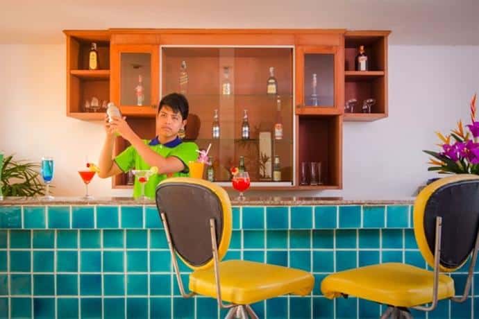 Guest Friendly Hotels In Pattaya - Eastiny Seven Hotel - Bar