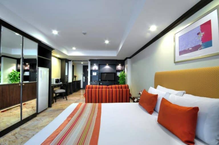Grand President Hotel-Bedroom